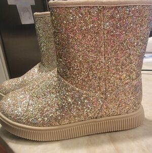 SOLD!!!Cat & Jack Girls Beige Glitter Zip Booties Faux Fur Lined Size 3